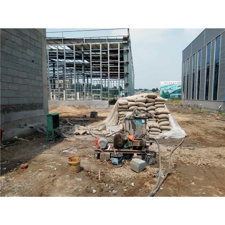 江岸地基下沉注浆加固施工
